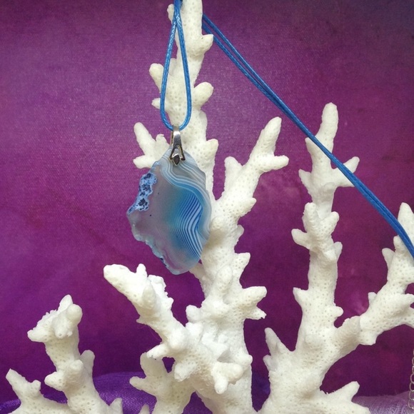 Handmade Blue Onyx Agate Slice Pendant Necklace on Waxed Cotton Cord - Picture 3 of 10